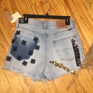 ✨NWT! Lucky Brand shorts with embroidered clovers